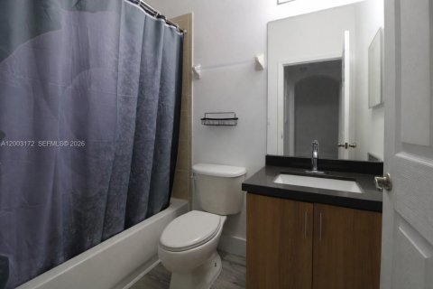 Townhouse in Homestead, Florida 3 bedrooms, 132.66 sq.m. № 2066737 - photo 12