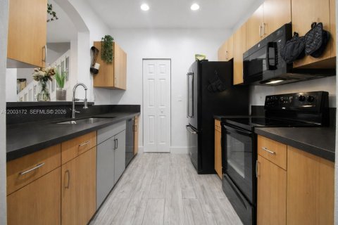 Townhouse in Homestead, Florida 3 bedrooms, 132.66 sq.m. № 2066737 - photo 9