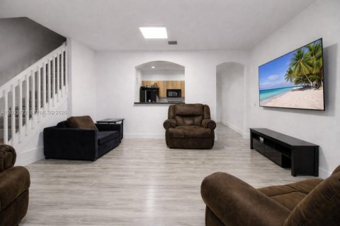 Townhouse in Homestead, Florida 3 bedrooms, 132.66 sq.m. № 2066737 - photo 7