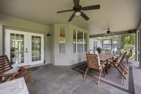 House in Winter Garden, Florida 4 bedrooms, 284.37 sq.m. № 2217195 - photo 17