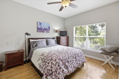 House in Winter Garden, Florida 4 bedrooms, 284.37 sq.m. № 2217195 - photo 10