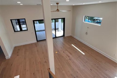 Casa en venta en Tampa, Florida, 6 dormitorios, 355.63 m2 № 1662047 - foto 22