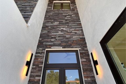 Villa ou maison à vendre à Tampa, Floride: 6 chambres, 355.63 m2 № 1662047 - photo 10