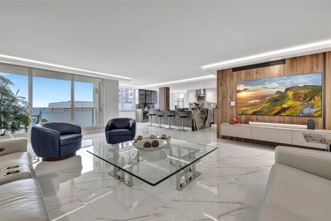 Condo in Hollywood, Florida, 2 bedrooms № 2184855 - photo 4