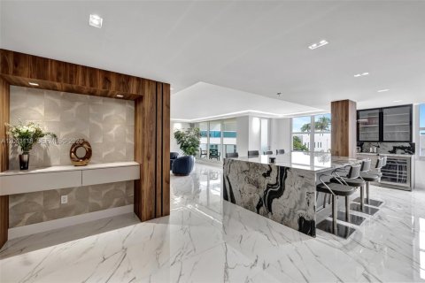 Condo in Hollywood, Florida, 2 bedrooms № 2184855 - photo 8