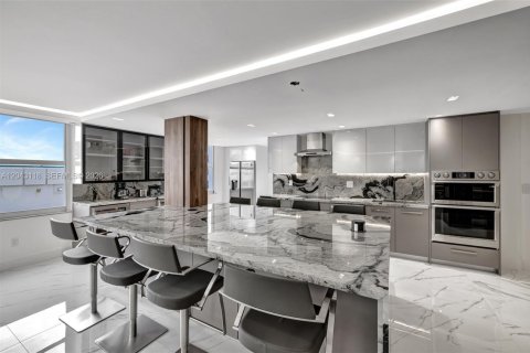 Condo in Hollywood, Florida, 2 bedrooms № 2184855 - photo 7