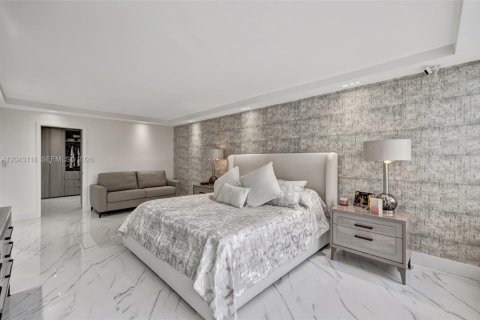 Condo in Hollywood, Florida, 2 bedrooms № 2184855 - photo 20