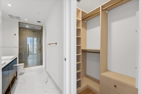 Condominio en venta en Miami, Florida, 1 dormitorio, 62.71 m2 № 1704647 - foto 14