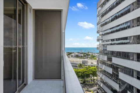 Condominio en venta en Miami, Florida, 1 dormitorio, 62.71 m2 № 1704647 - foto 19