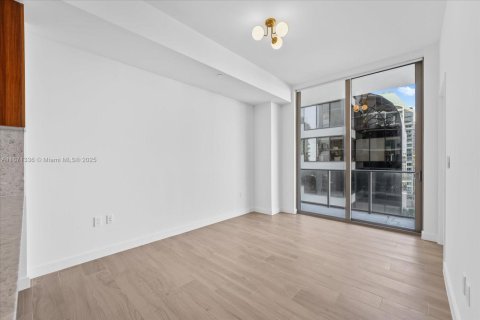Condominio en venta en Miami, Florida, 1 dormitorio, 62.71 m2 № 1704647 - foto 8