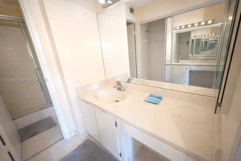 Condo in Lauderhill, Florida, 2 bedrooms  № 2065223 - photo 8