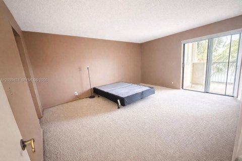 Condo in Lauderhill, Florida, 2 bedrooms  № 2065223 - photo 5