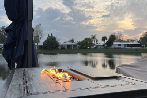 Casa en venta en Fort Pierce, Florida, 3 dormitorios, 164.16 m2 № 978891 - foto 1