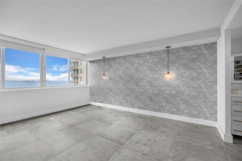 Купить кондоминиум в Майами-Бич, Флорида 2 спальни, 135.17м2, № 1931711 - фото 10