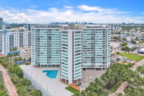Купить кондоминиум в Майами-Бич, Флорида 2 спальни, 135.17м2, № 1931711 - фото 24