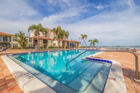 Condominio en alquiler en Saint Petersburg, Florida, 2 dormitorios, 95.69 m2 № 1876896 - foto 30