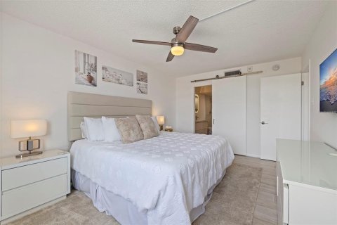 Condominio en alquiler en Saint Petersburg, Florida, 2 dormitorios, 95.69 m2 № 1876896 - foto 24