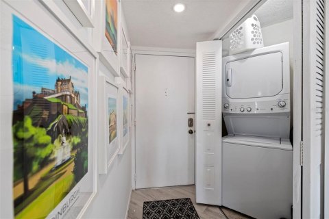 Condominio en alquiler en Saint Petersburg, Florida, 2 dormitorios, 95.69 m2 № 1876896 - foto 5