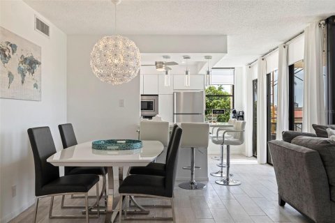 Condominio en alquiler en Saint Petersburg, Florida, 2 dormitorios, 95.69 m2 № 1876896 - foto 11