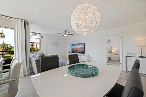 Condominio en alquiler en Saint Petersburg, Florida, 2 dormitorios, 95.69 m2 № 1876896 - foto 13