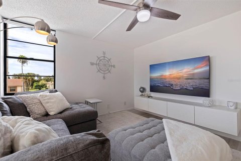 Condominio en alquiler en Saint Petersburg, Florida, 2 dormitorios, 95.69 m2 № 1876896 - foto 19