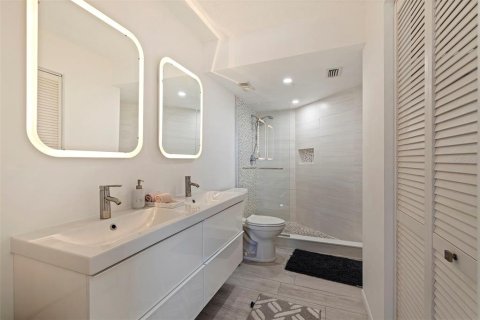 Condominio en alquiler en Saint Petersburg, Florida, 2 dormitorios, 95.69 m2 № 1876896 - foto 25