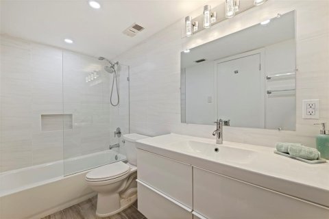 Condominio en alquiler en Saint Petersburg, Florida, 2 dormitorios, 95.69 m2 № 1876896 - foto 8