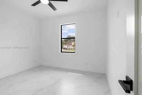 Villa ou maison à vendre à Cape Coral, Floride: 3 chambres № 2431388 - photo 20