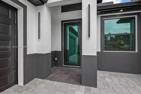 Villa ou maison à vendre à Cape Coral, Floride: 3 chambres № 2431388 - photo 5
