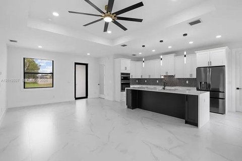 Villa ou maison à vendre à Cape Coral, Floride: 3 chambres № 2431388 - photo 12