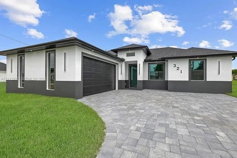 Villa ou maison à vendre à Cape Coral, Floride: 3 chambres № 2431388 - photo 3