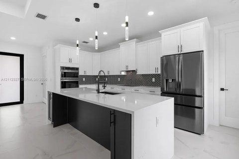 Villa ou maison à vendre à Cape Coral, Floride: 3 chambres № 2431388 - photo 7