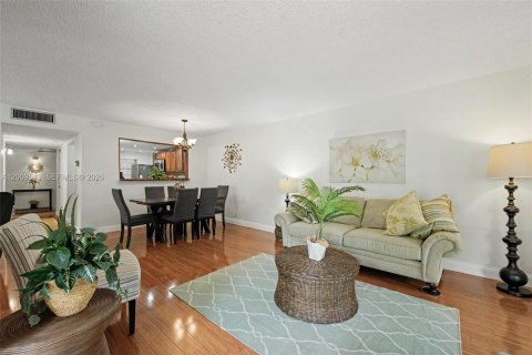 Condominio en venta en Davie, Florida, 3 dormitorios, 117.06 m2 № 2089997 - foto 17