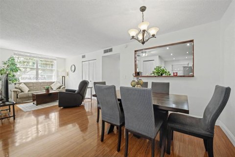 Condominio en venta en Davie, Florida, 3 dormitorios, 117.06 m2 № 2089997 - foto 11