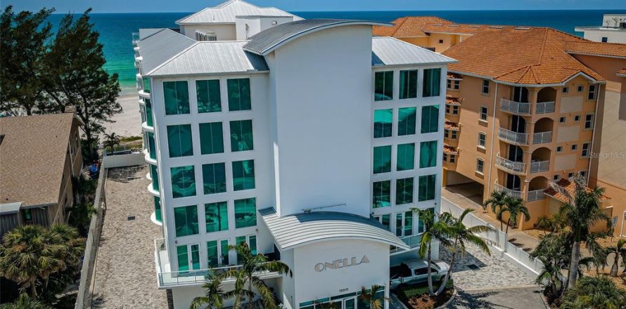 Condo in Indian Shores, Florida, 4 bedrooms  № 1870426