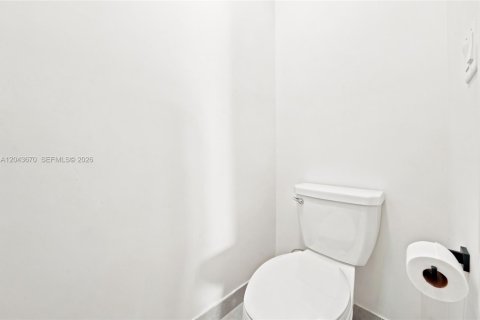 Купить кондоминиум в Дорал, Флорида 3 спальни, 139.91м2, № 2178741 - фото 28