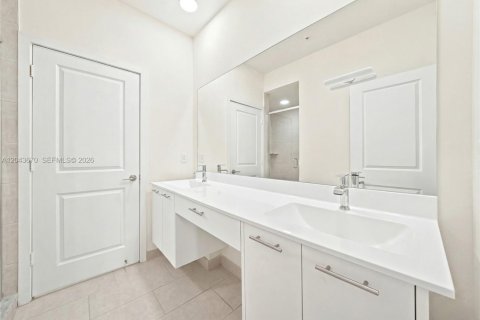 Купить кондоминиум в Дорал, Флорида 3 спальни, 139.91м2, № 2178741 - фото 26