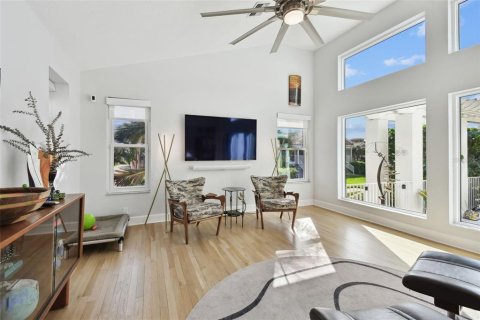 House in Saint Petersburg, Florida 3 bedrooms, 185.8 sq.m. № 1527399 - photo 18