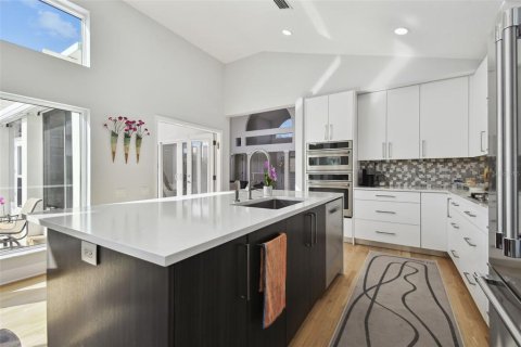 House in Saint Petersburg, Florida 3 bedrooms, 185.8 sq.m. № 1527399 - photo 15