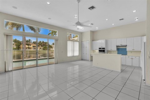 House in Boca Raton, Florida 4 bedrooms, 257.99 sq.m. № 1967423 - photo 2