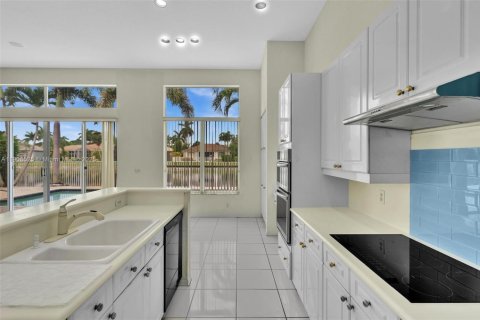 House in Boca Raton, Florida 4 bedrooms, 257.99 sq.m. № 1967423 - photo 3