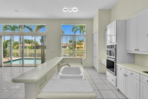 House in Boca Raton, Florida 4 bedrooms, 257.99 sq.m. № 1967423 - photo 8