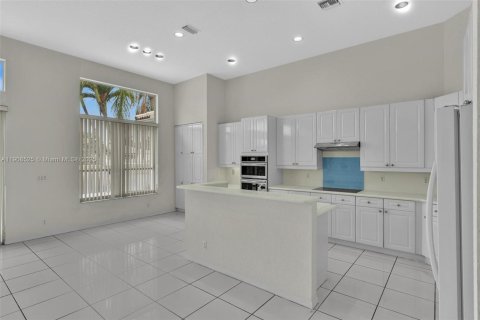 House in Boca Raton, Florida 4 bedrooms, 257.99 sq.m. № 1967423 - photo 7