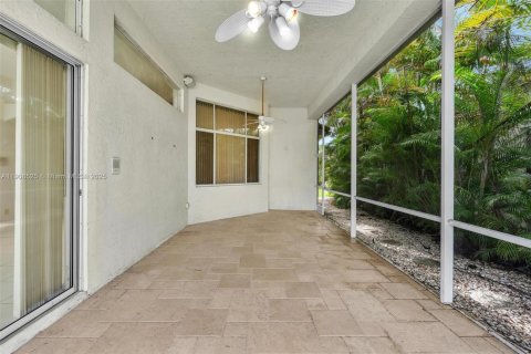 House in Boca Raton, Florida 4 bedrooms, 257.99 sq.m. № 1967423 - photo 17