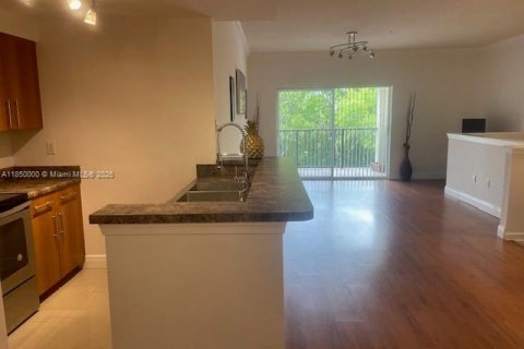 Condo in Coral Springs, Florida, 2 bedrooms  № 1854853 - photo 12