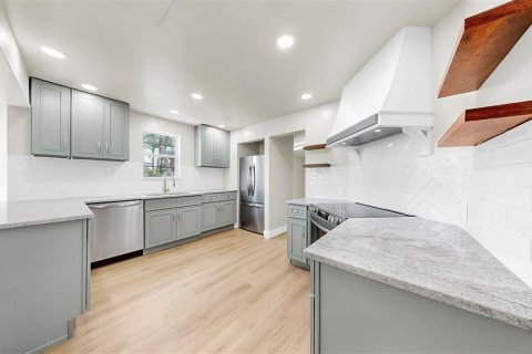 House in Bradenton, Florida 3 bedrooms, 150.32 sq.m. № 1798471 - photo 14