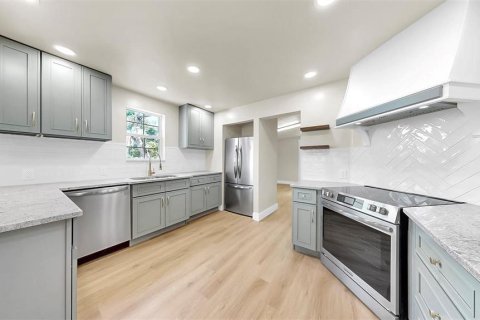 House in Bradenton, Florida 3 bedrooms, 150.32 sq.m. № 1798471 - photo 11