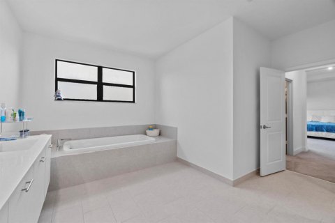 Casa en venta en Miramar, Florida, 5 dormitorios, 314.1 m2 № 2084177 - foto 24