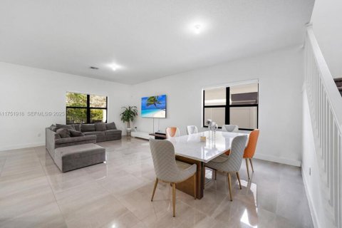 Casa en venta en Miramar, Florida, 5 dormitorios, 314.1 m2 № 2084177 - foto 10