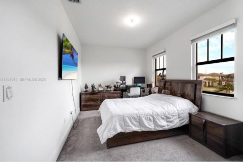 Casa en venta en Miramar, Florida, 5 dormitorios, 314.1 m2 № 2084177 - foto 16